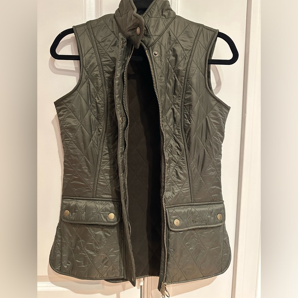 Women’s Quilted Barbour Vest Green Size 4 *EXCELLENT CONDITION*